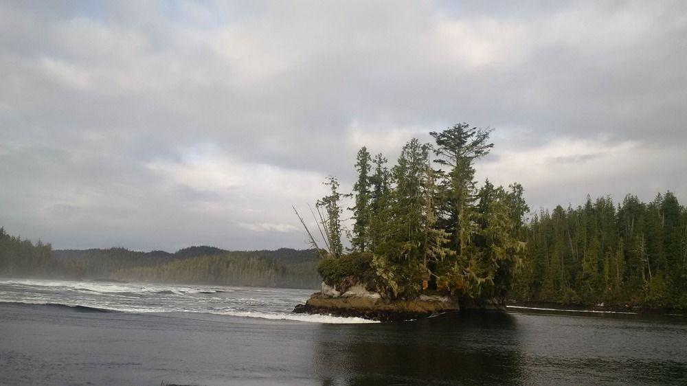Kwa'Lilas Hotel Port Hardy Exterior photo